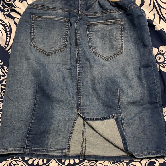 Distressed denim midi skirt - Picture 3 of 5